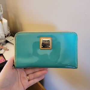 Dooney and Bourke wallet